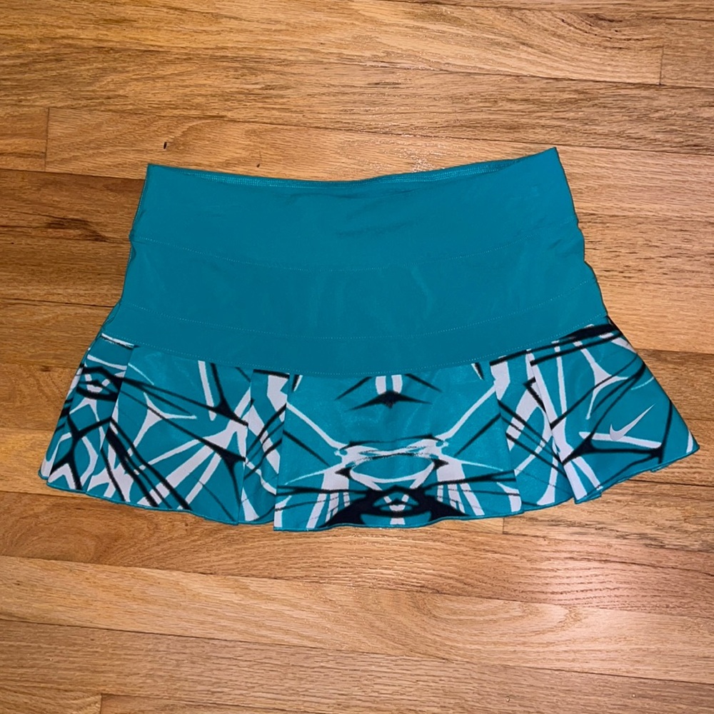 Authentic NIKE dri-fit tennis skirt. Never worn!